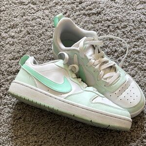Nike Court Borough Low Recraft White/Mint Foam/Barely Green